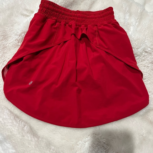 Brand new wore once Lululemon red skirt (size 0) - Picture 2 of 3